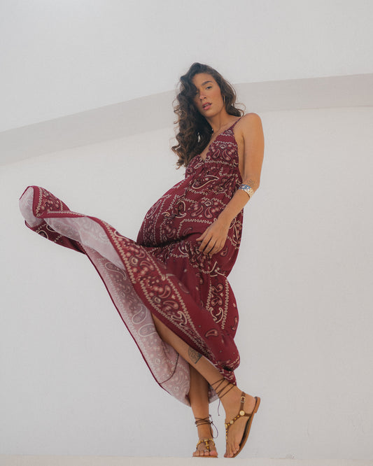 Vestido Bordo Decote